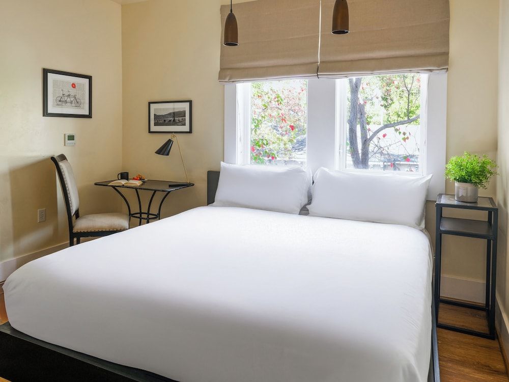 Petite Vintners King + Spa