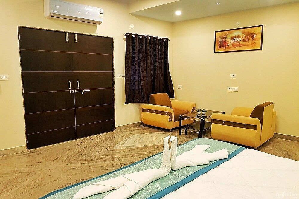Kanhaiya Home Stay Deluxe Room, Lake View 3