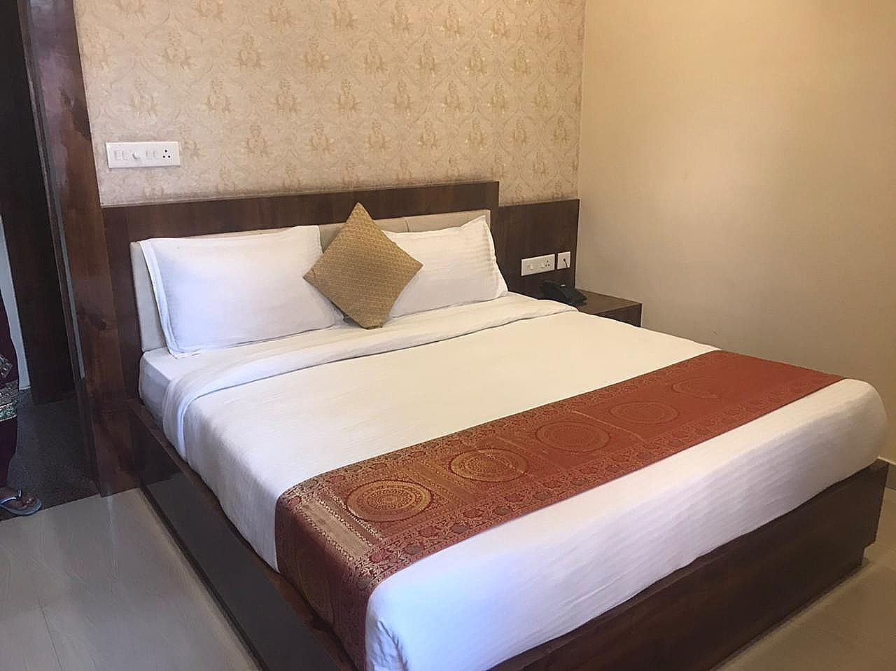 Ganga Darshan Executive Double Room 9