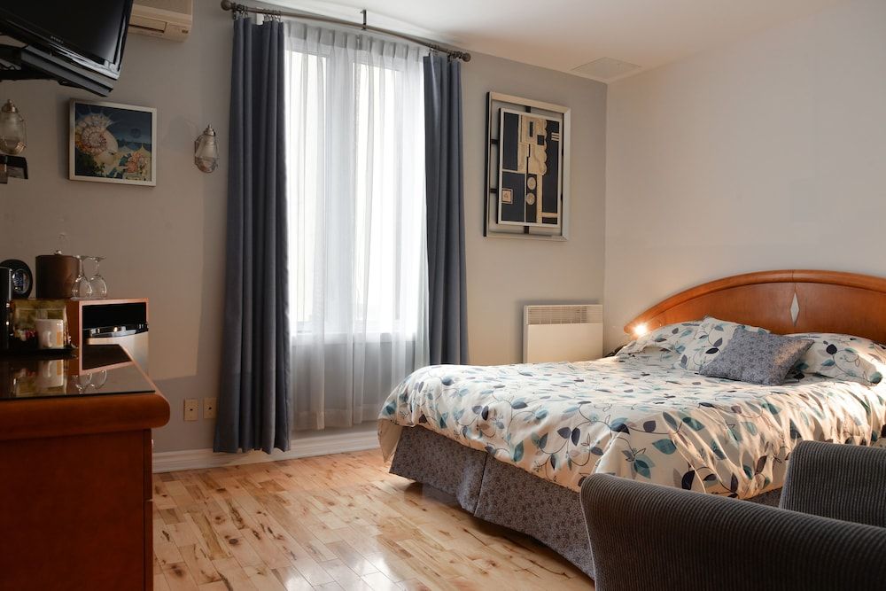 Auberge Le Pomerol Superior Room, 1 Queen Bed 6