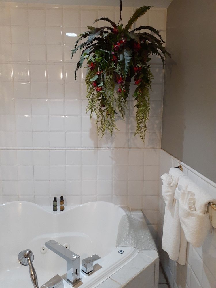 Auberge Le Pomerol Superior Room, 1 Queen Bed 13