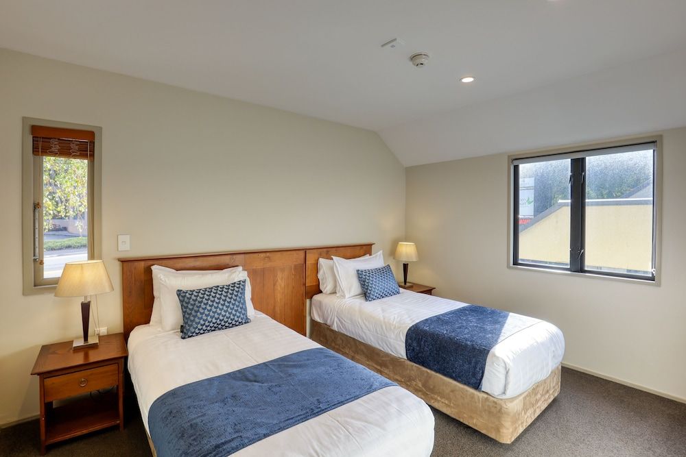 Garden Court Suites & Apartments