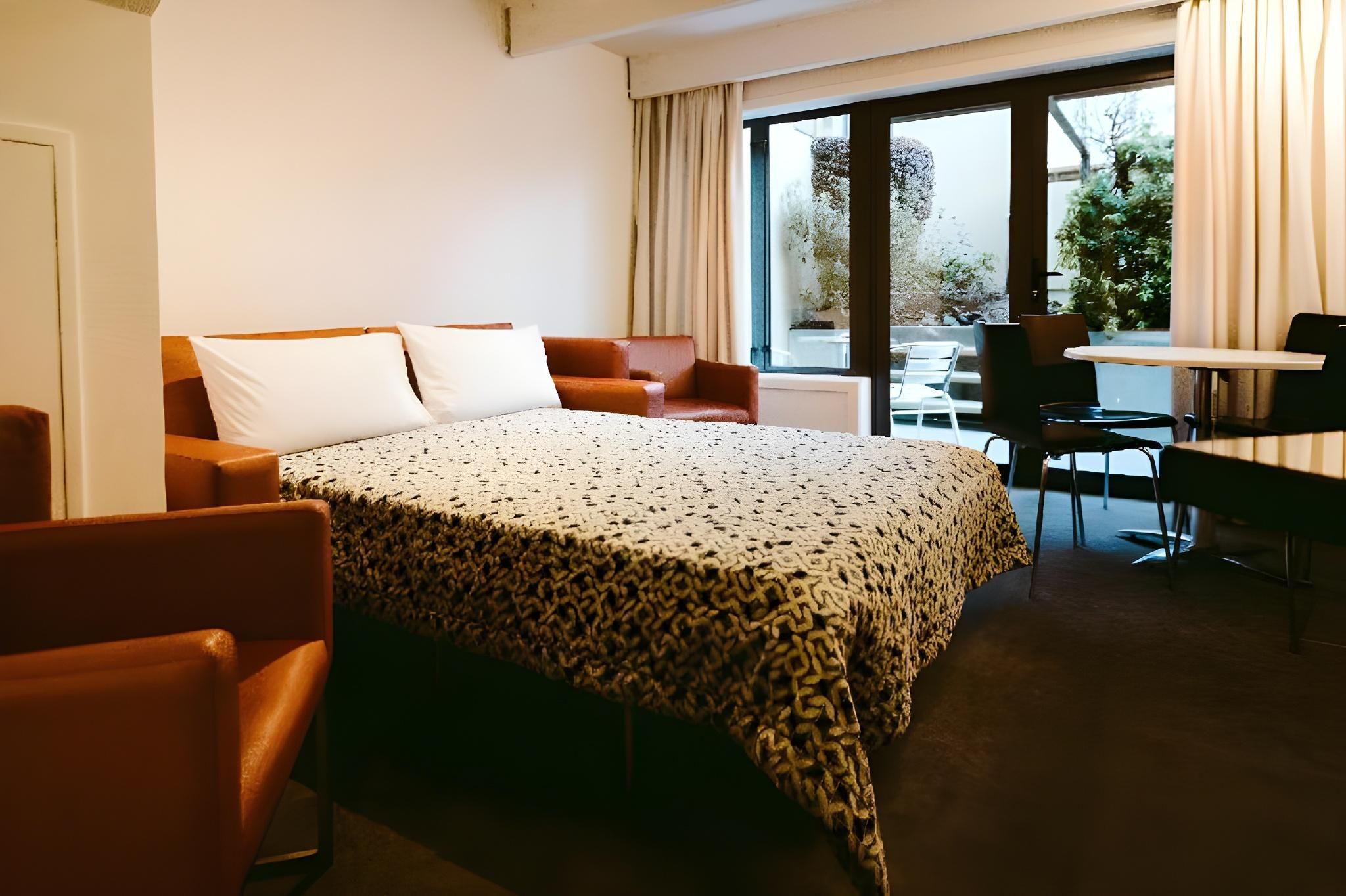 undefined Garden Court Suites & Apartments 10