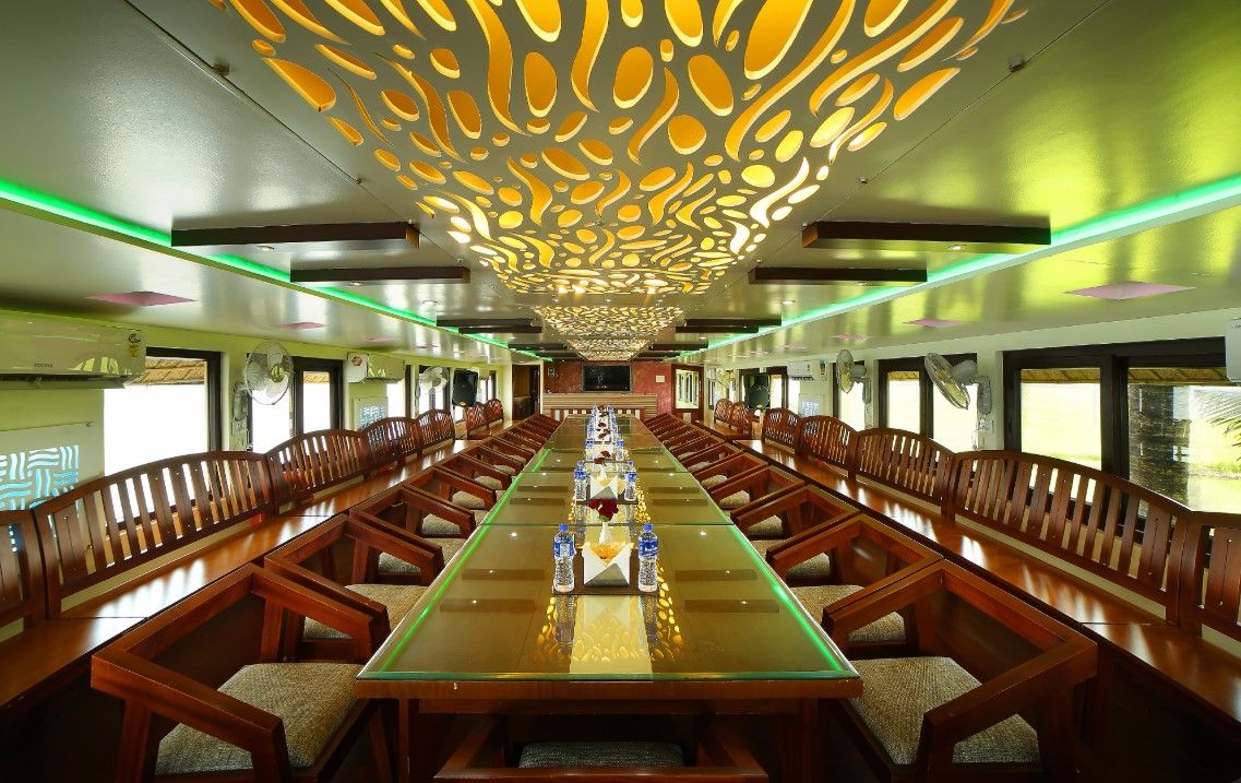 undefined Premium Luxury Houseboat 4