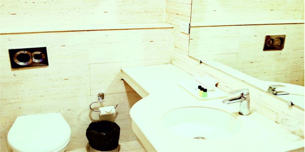 VAC Hotel Noida Deluxe Studio 8