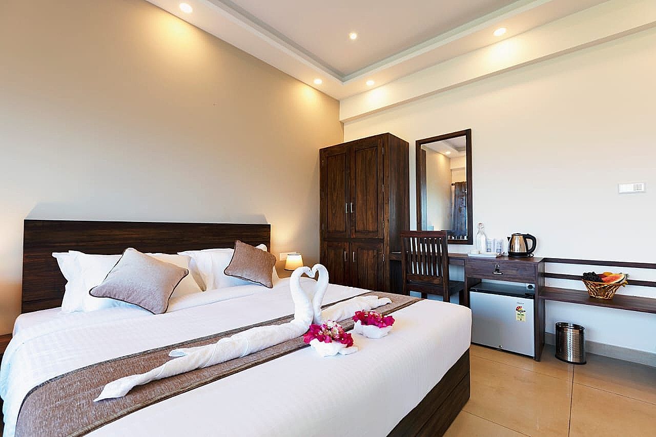 Deluxe Valley View Room with Balcony