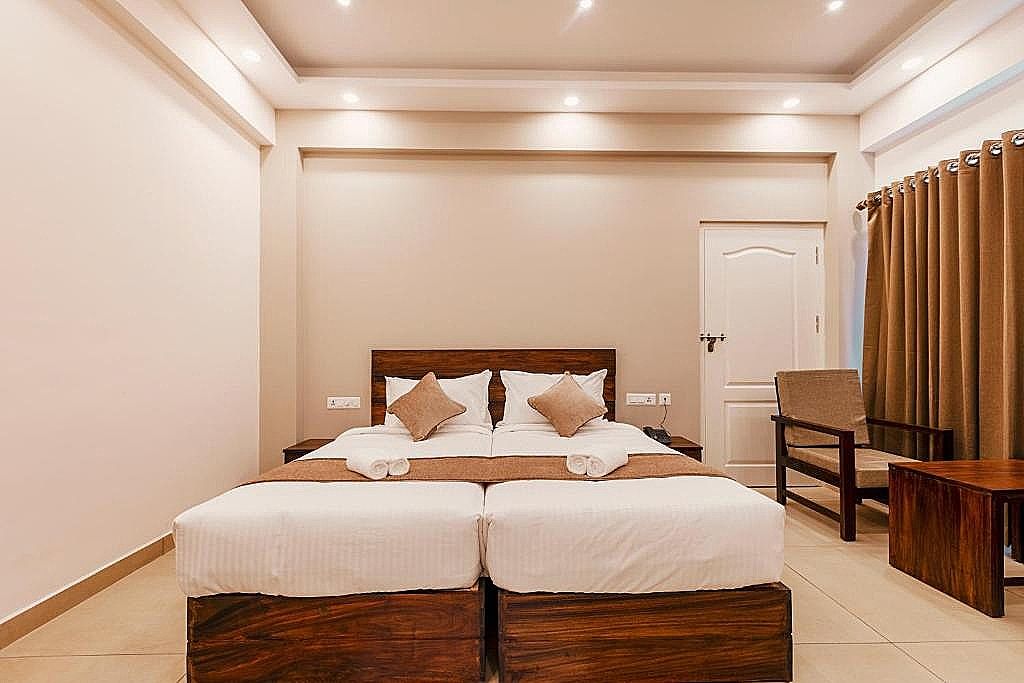 Deluxe Valley View Room with Balcony