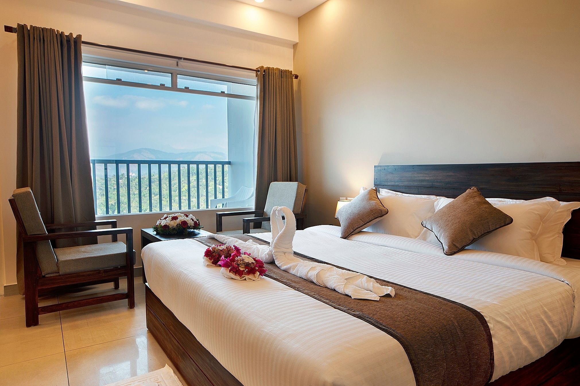 Deluxe Valley View Room with Balcony