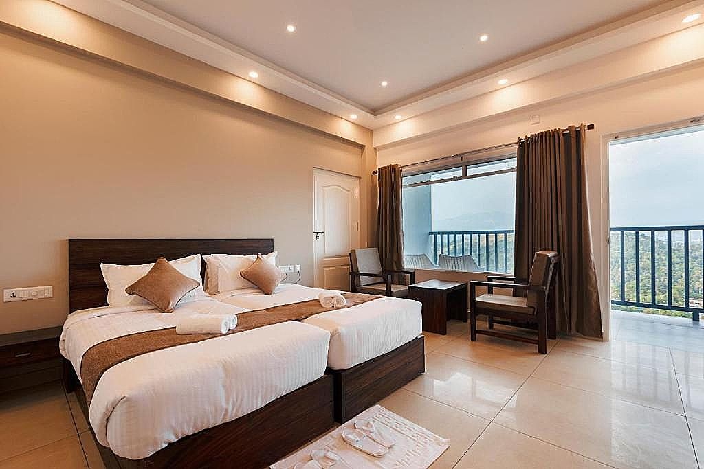 Deluxe Valley View Room with Balcony