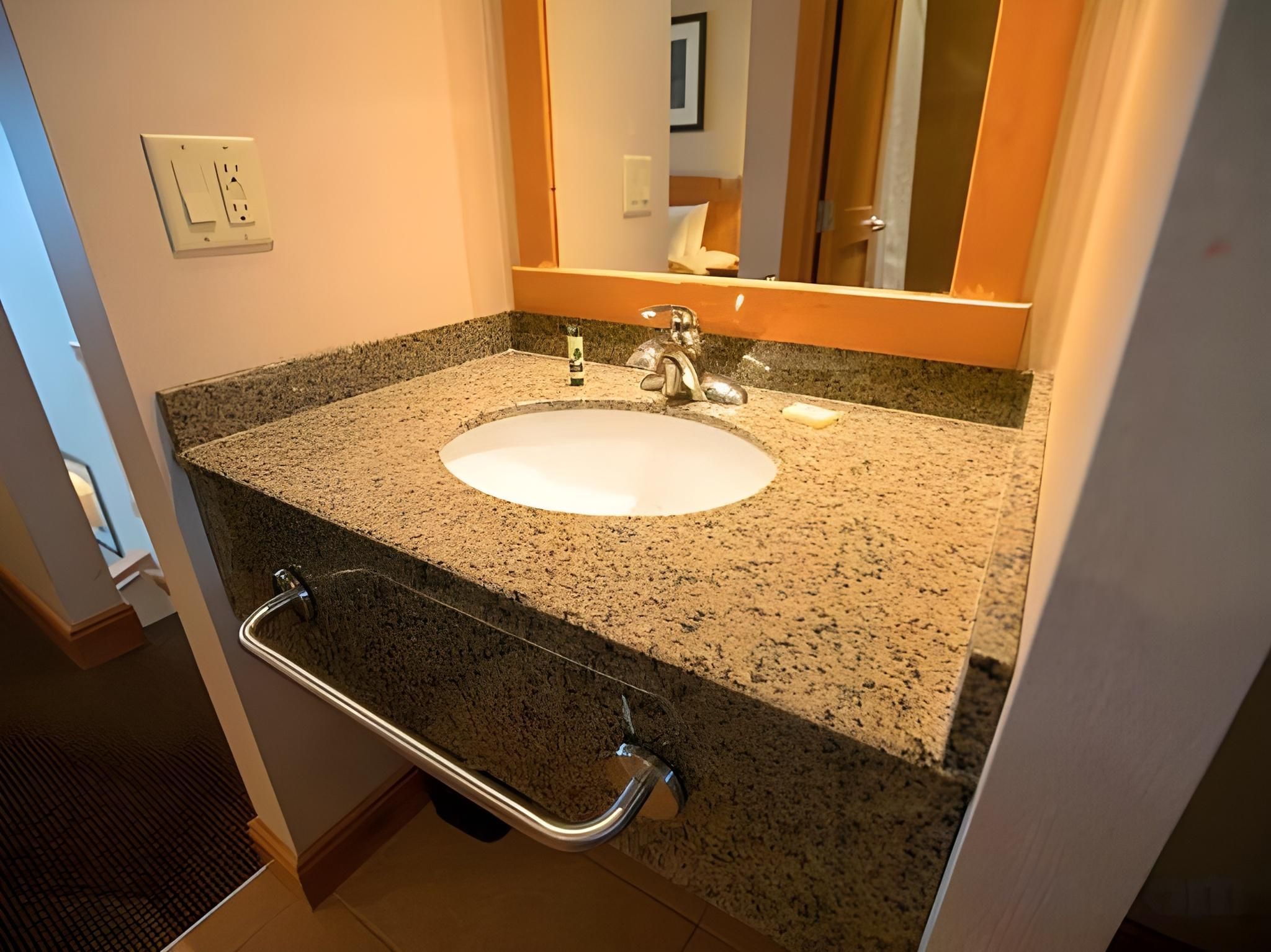 Premier Two-Bedroom Apartment with Games Room - Loft 3 Queens