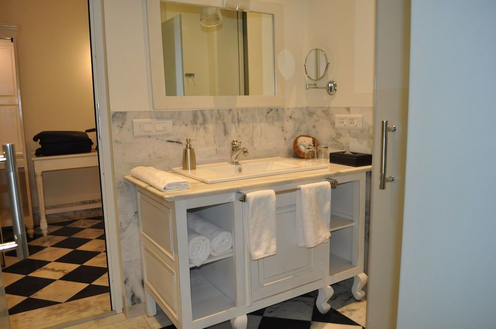 Sariska Manor Superior Room 7