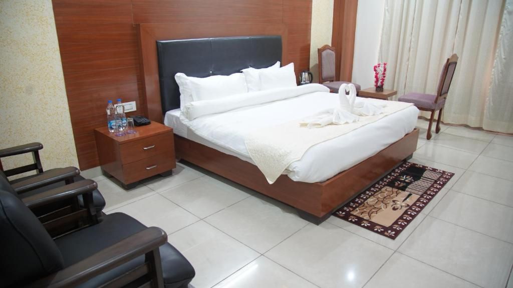 Kara Master Suite Room