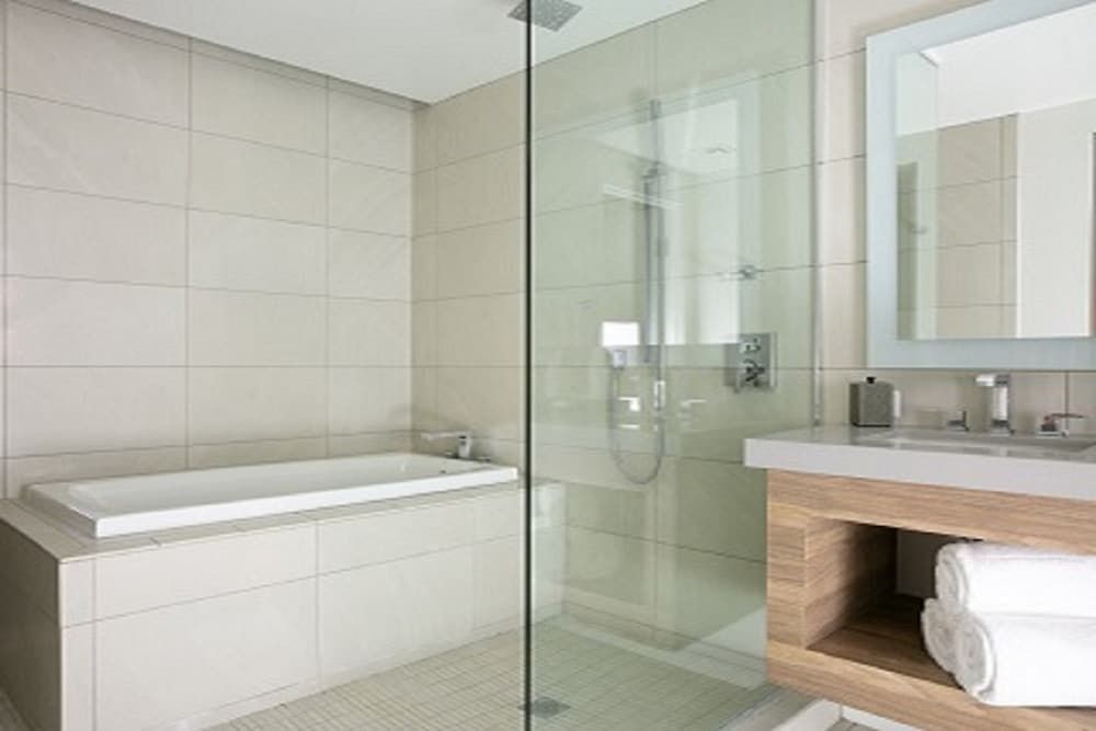 Room, 1 King Bed (Spa)