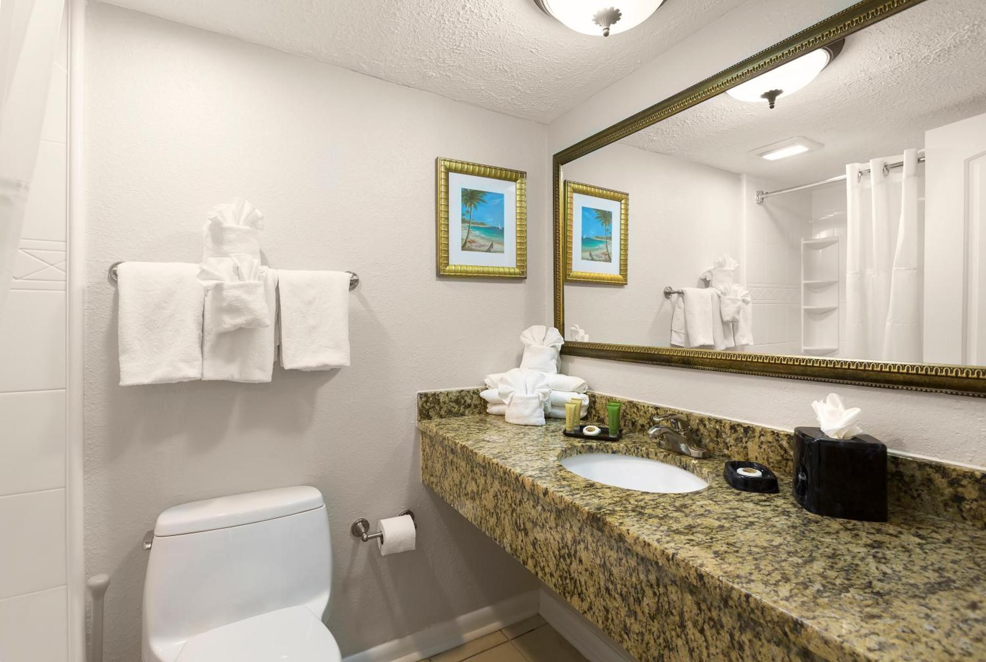 Sea Crest Oceanfront Resort Lowrise Room - 2 Double Beds 3