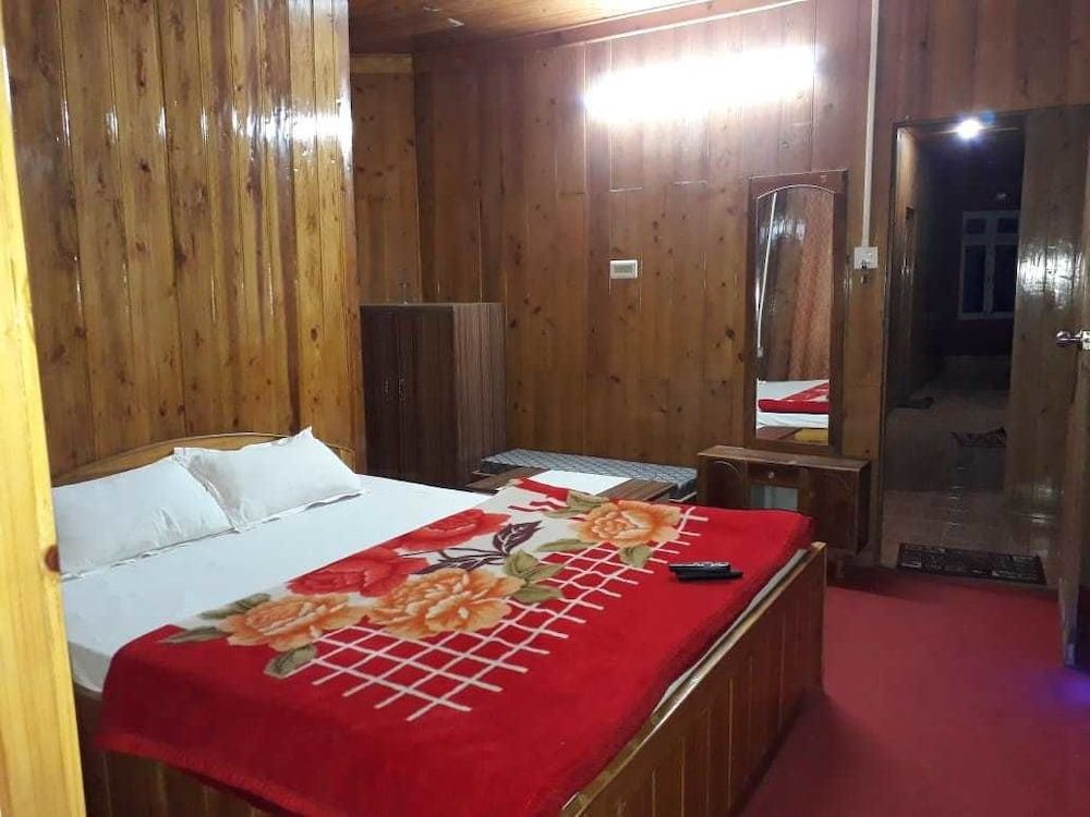 The Park Hotel Standard Double Room, 1 King Bed, Smoking 3