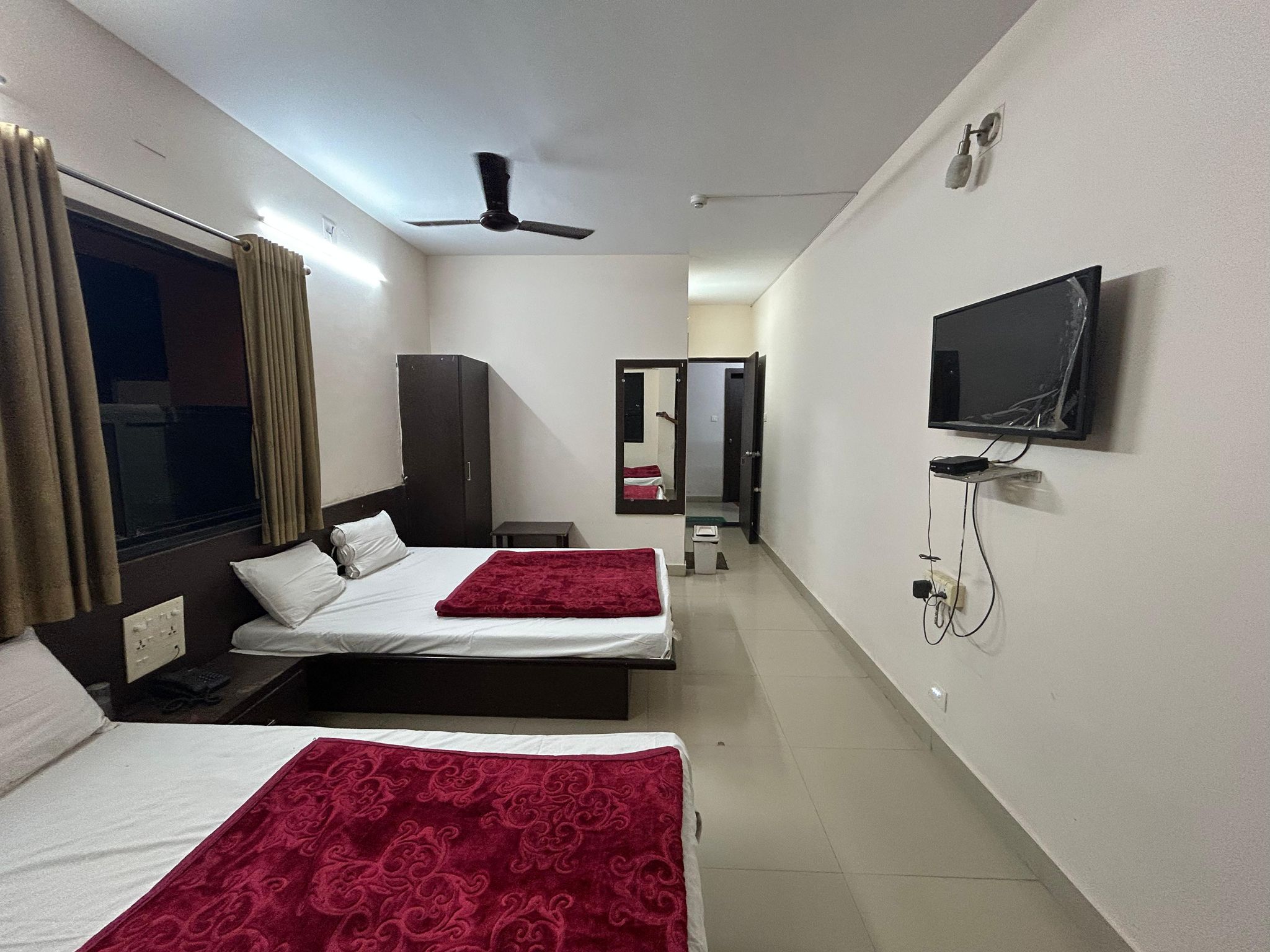 4 Bedded AC Family Room (Price is for 4 adults)