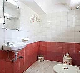 Single Deluxe A/C Room