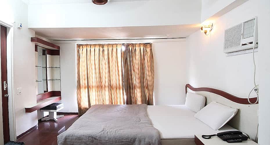 Hotel Moscow Deluxe Room 6