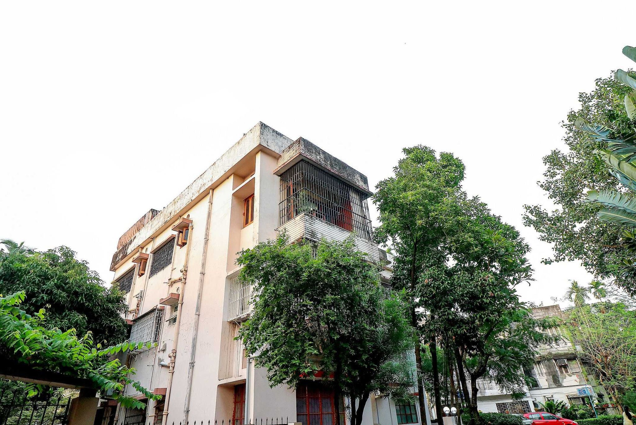 Honey O Regency City Center Metro Station