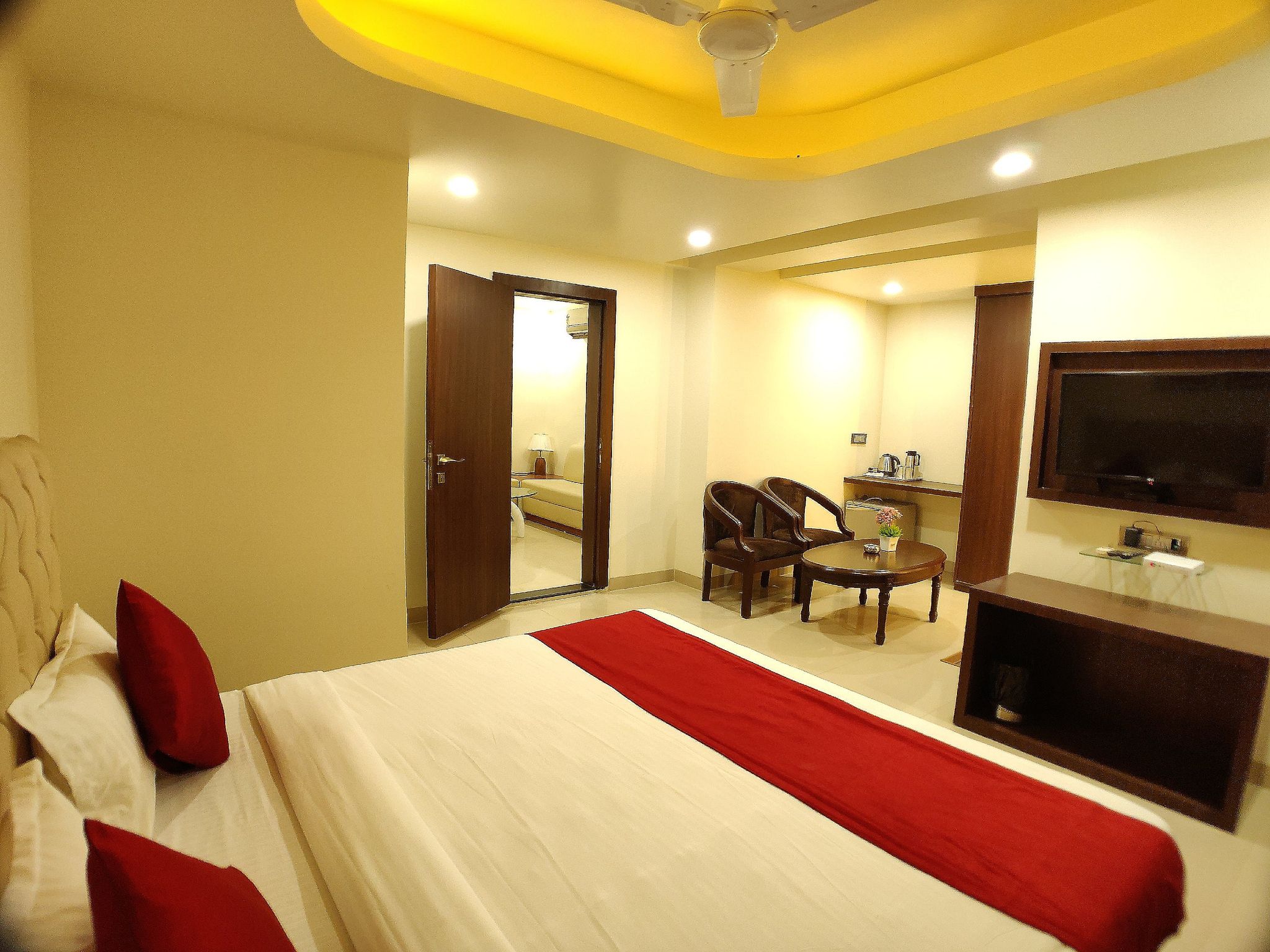 SUITE Room