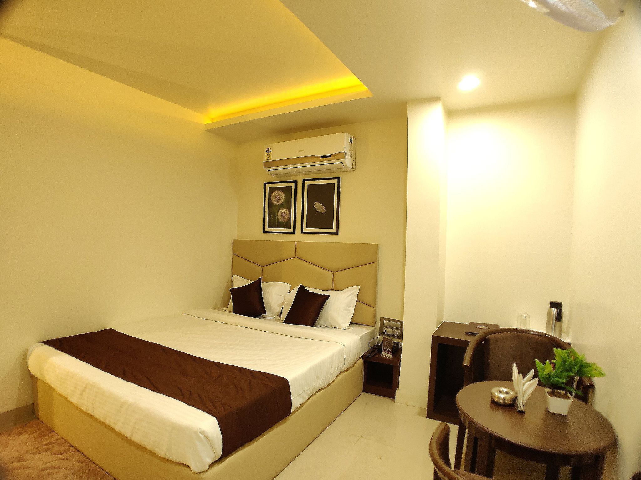 Hotel Jalsa (MP Nagar) Classic Room