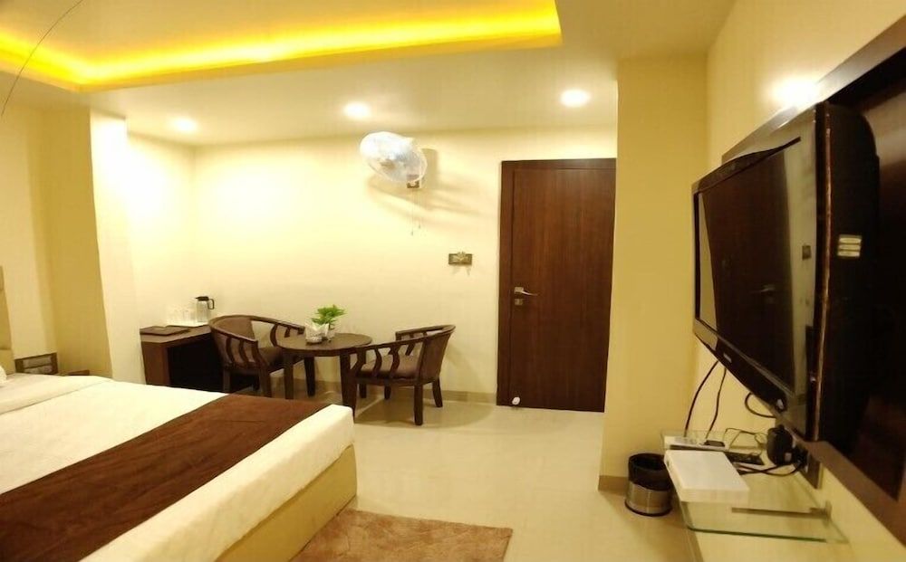 Hotel Jalsa (MP Nagar) Standard Room 8