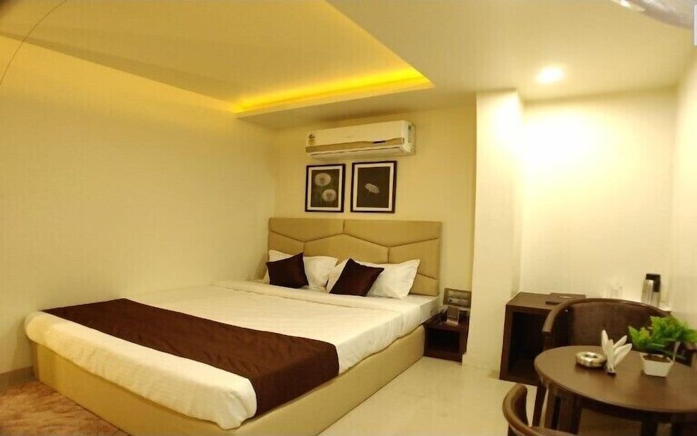 Hotel Jalsa (MP Nagar) Standard Room 5