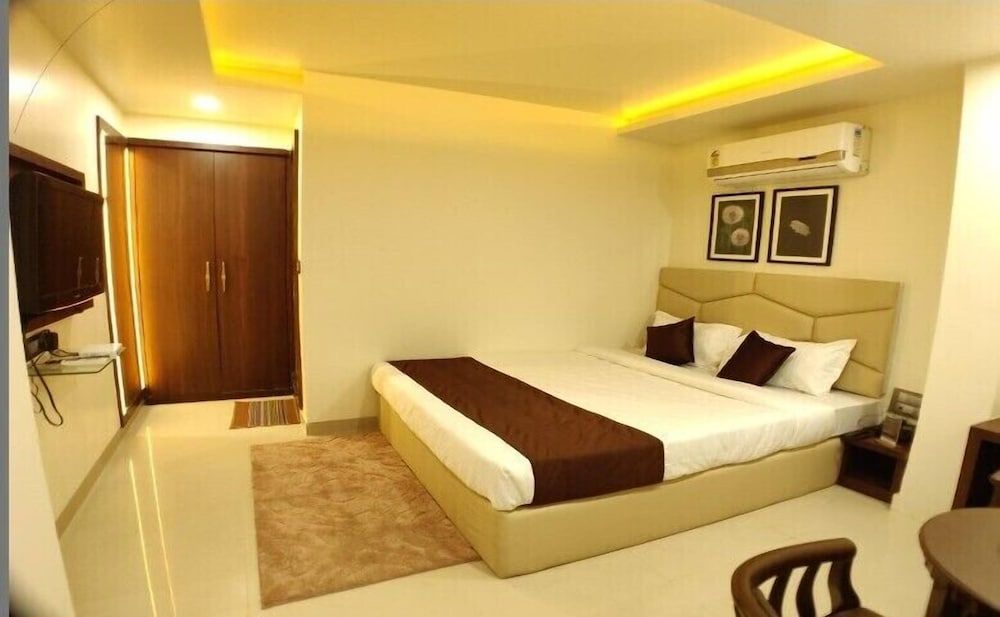 Hotel Jalsa (MP Nagar) Standard Room 4