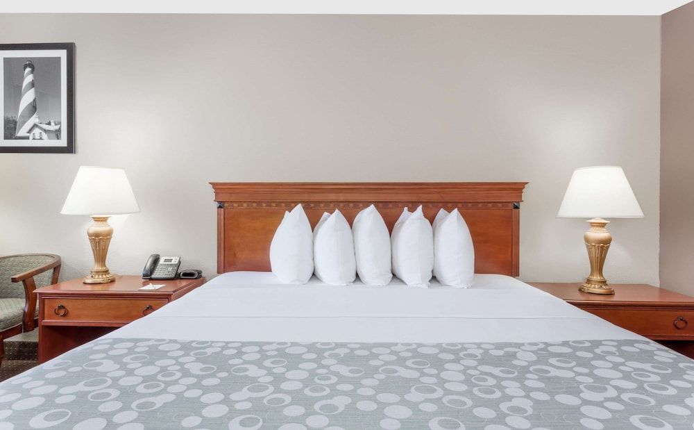 Room, 2 Queen Beds, Non Smoking (Pet-friendly)