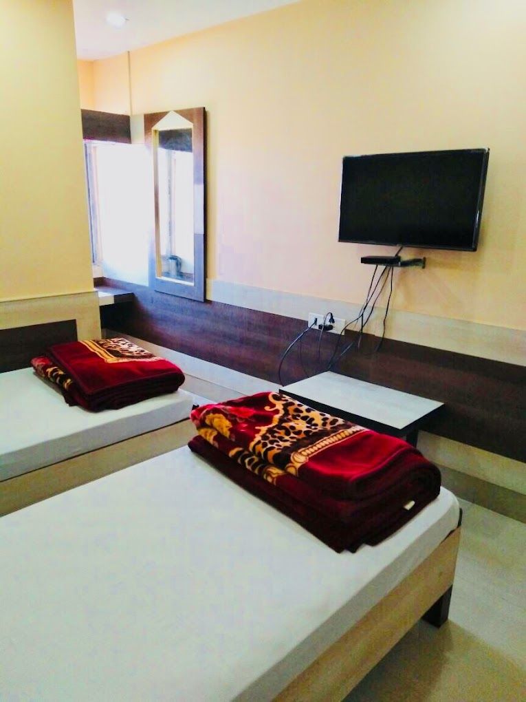 Hotel Maurya Deluxe Non Ac Room 4