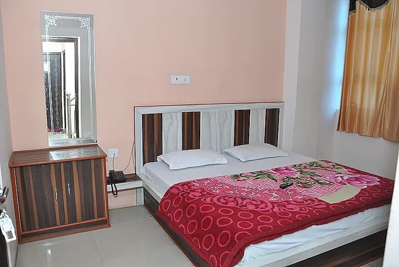 Kanak Guest House NON AC ROOM