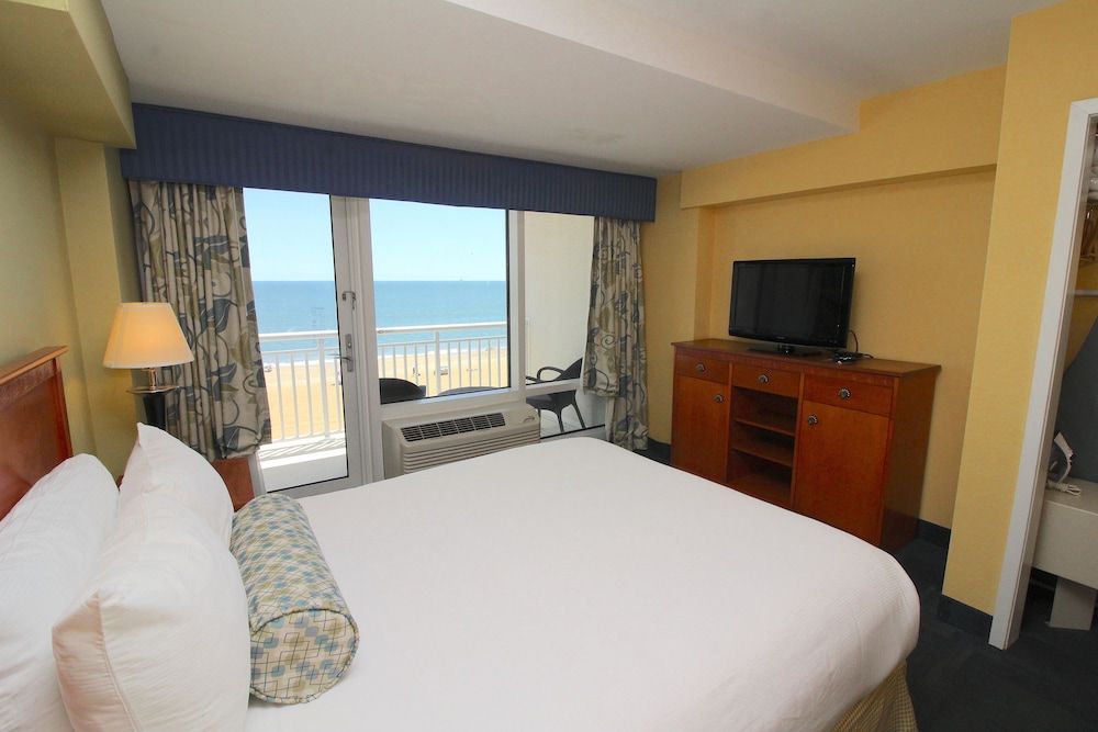 Ocean Sands Resort, Oceanfront, Virginia Beach by Vacatia Superior Suite, 1 Bedroom, Balcony, Ocean View