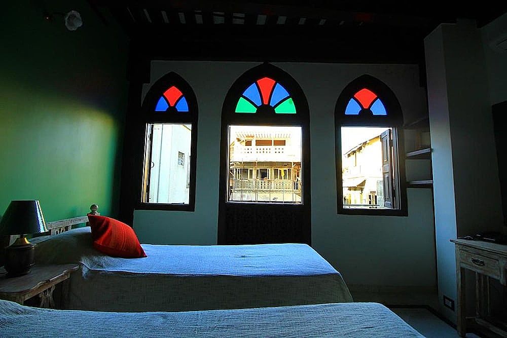 Moti Room