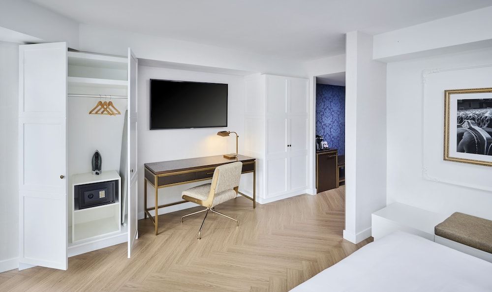 undefined Pantages Hotel Downtown Toronto 10