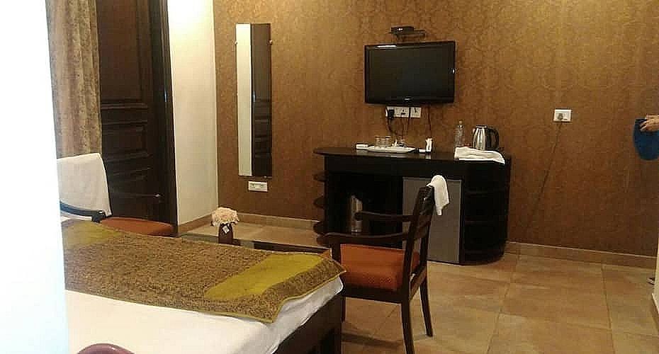 undefined Golden Palm Suites 8