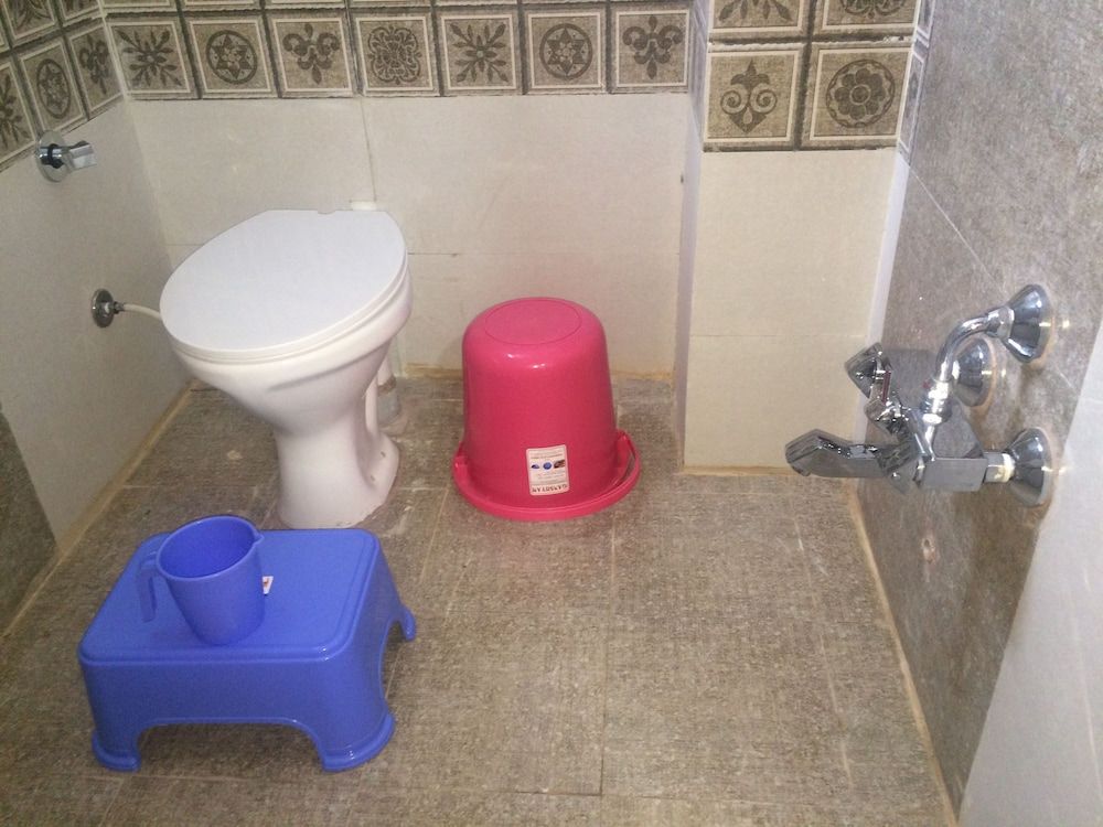 Hotel Atithi Deluxe Room 6