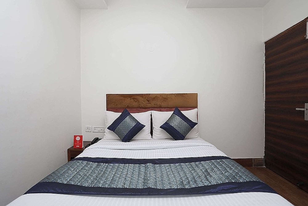OYO 12519 Hotel Sun Palace(DEL906)(DEL906) Standard Double Room 2