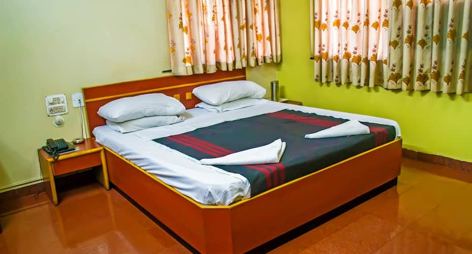 Hotel Sai Prasad Deluxe Non AC Room 2