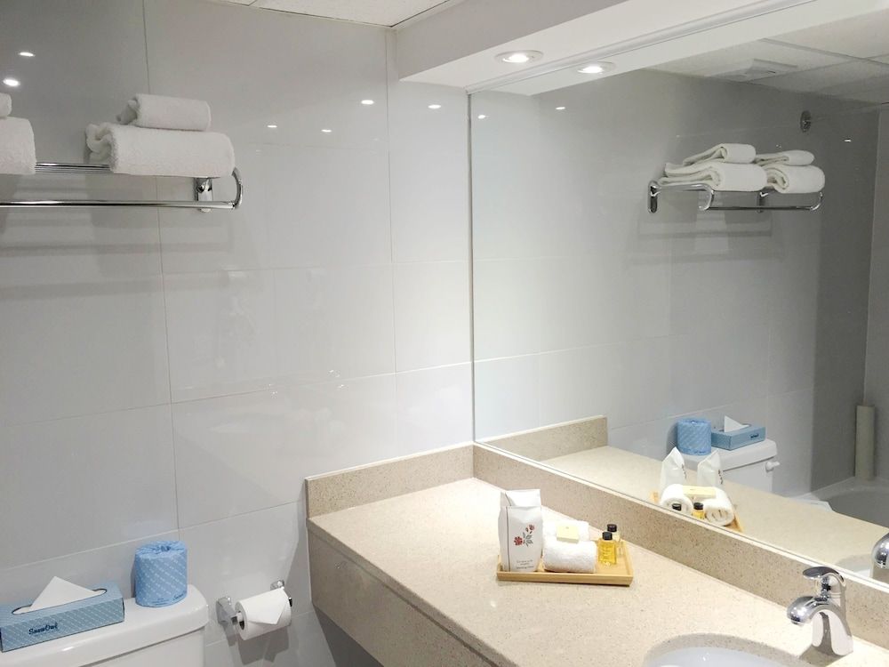 Auberge Du Grand Lac Deluxe Two Double Bedroom 6