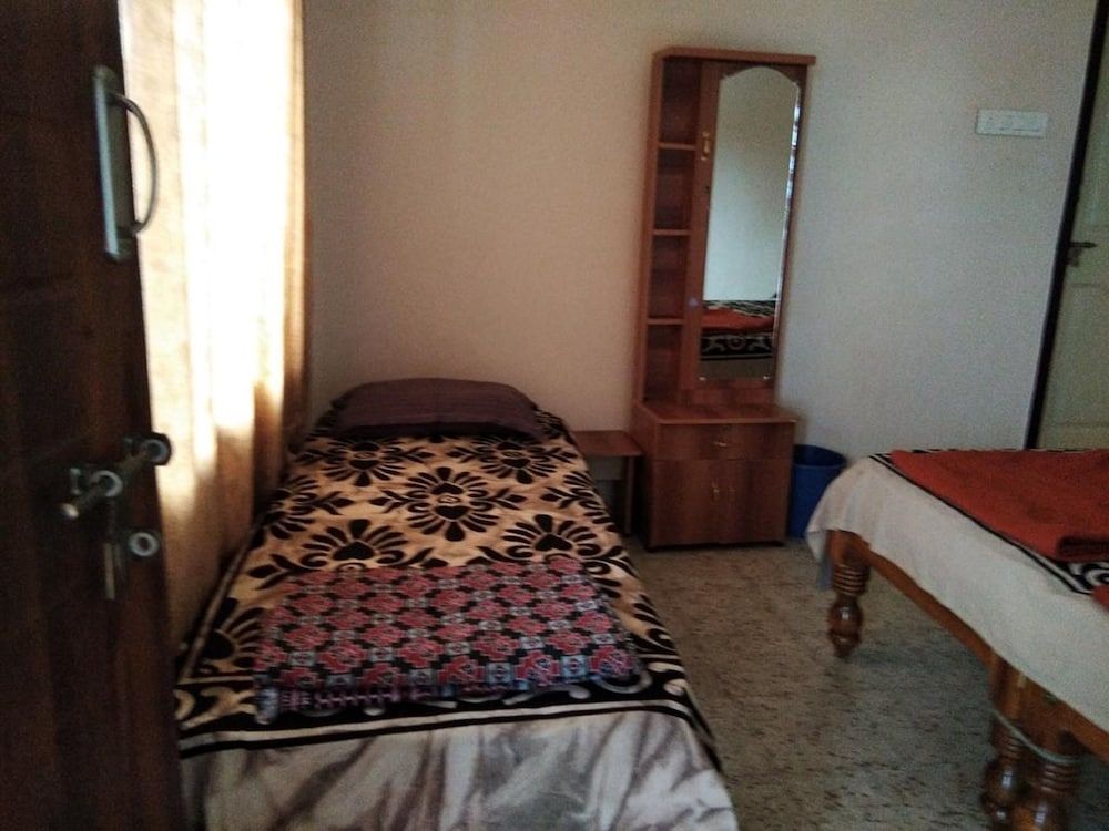 Makod Mane Homestay Family Room, Multiple Beds 2