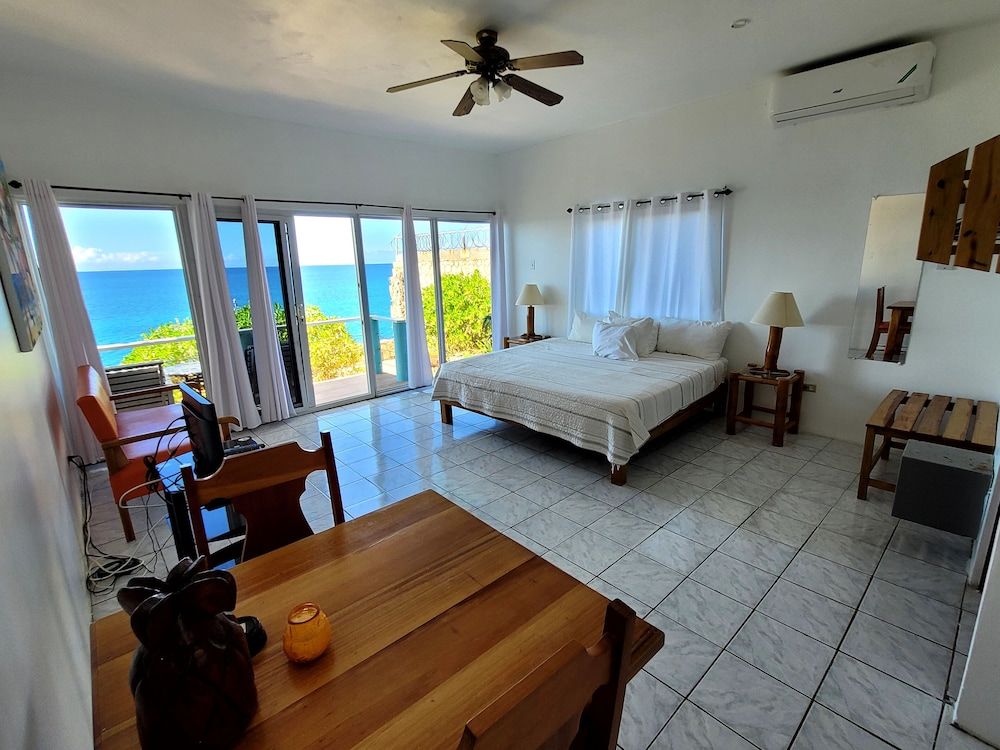 Cliffedge Suite - Lower Level: Room 15