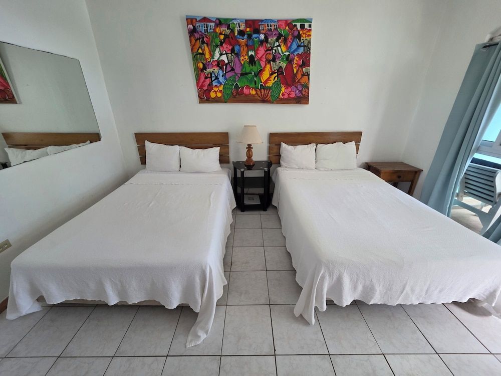 Home Sweet Home Resort Seaview Deluxe (Double): Room 1 5