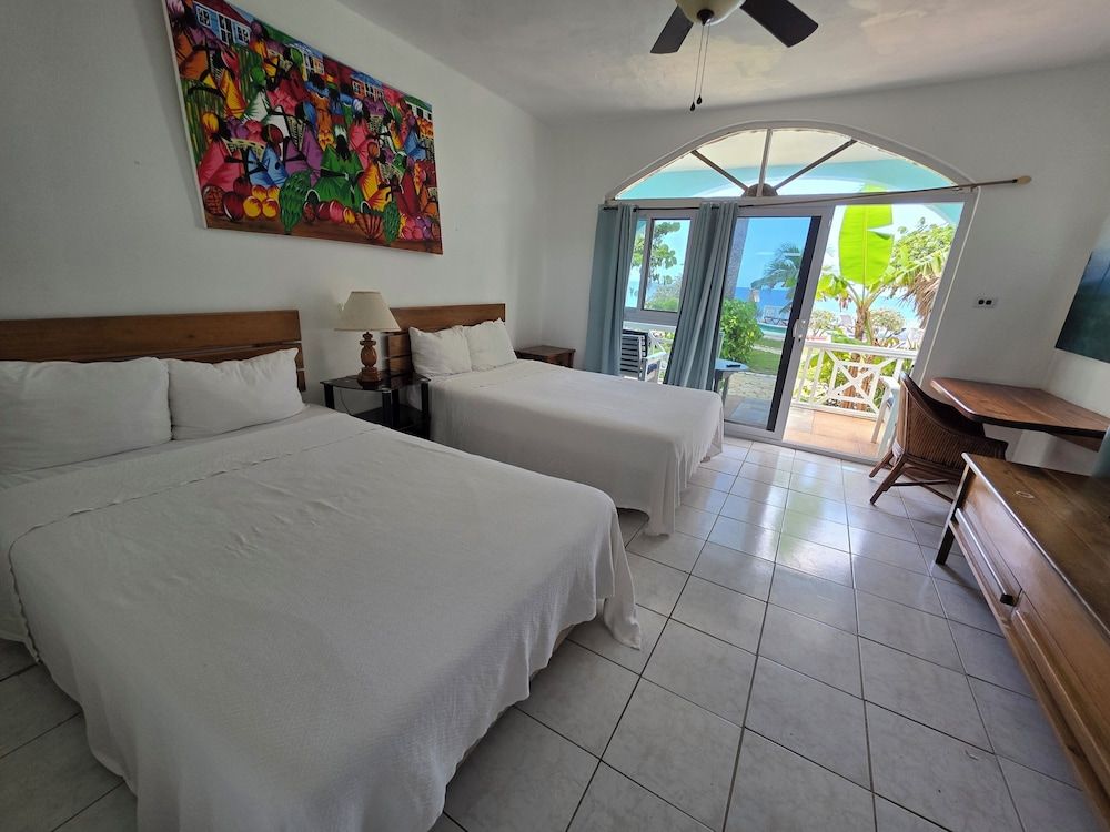 Home Sweet Home Resort Seaview Deluxe (Double): Room 1 4