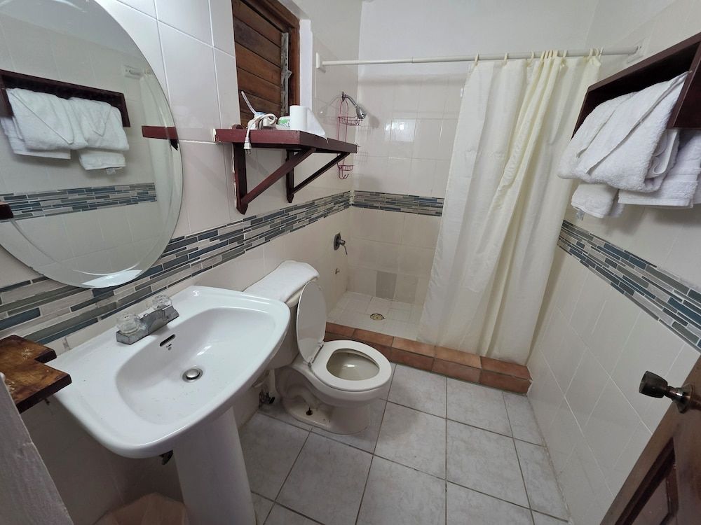 Home Sweet Home Resort Seaview Deluxe (Double): Room 1 8