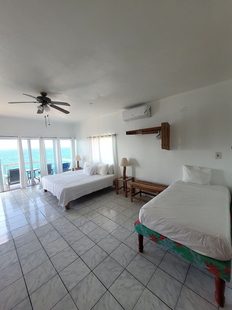 Home Sweet Home Resort Cliffedge Suite - Upper Level: Room 16 6