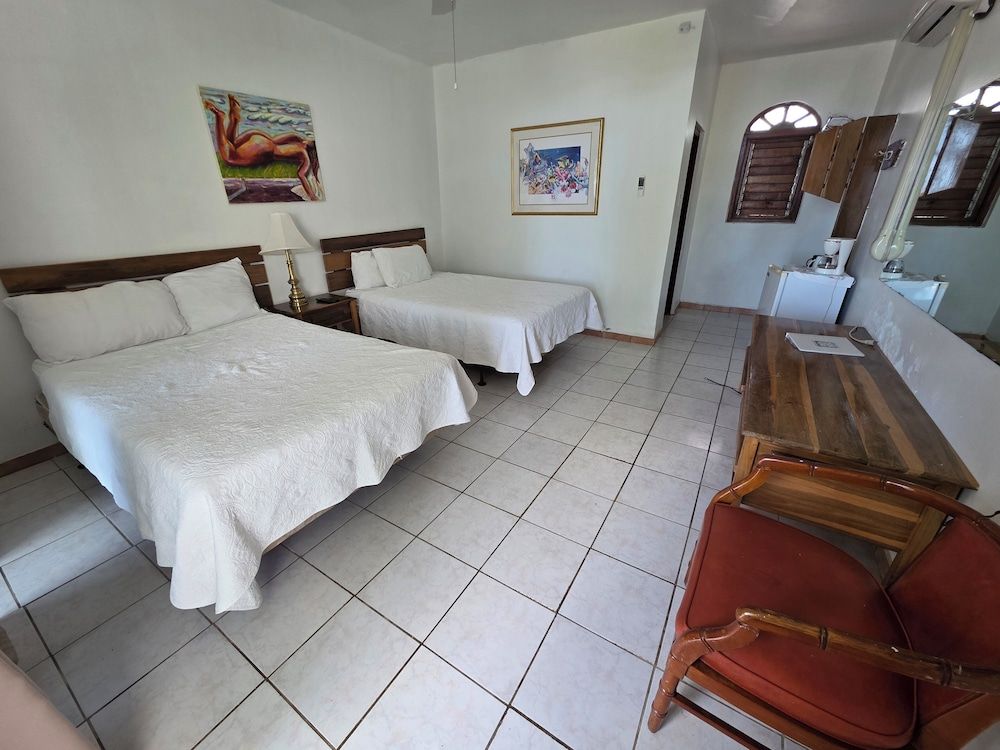 Seaview Deluxe (Double): Room 3