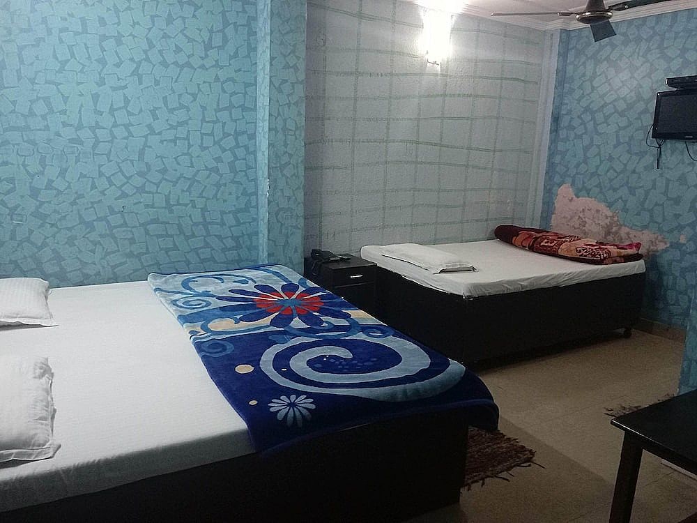 AC CLASSIC TRIPLE ROOM