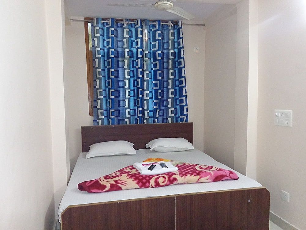 AC DELUXE ROOM