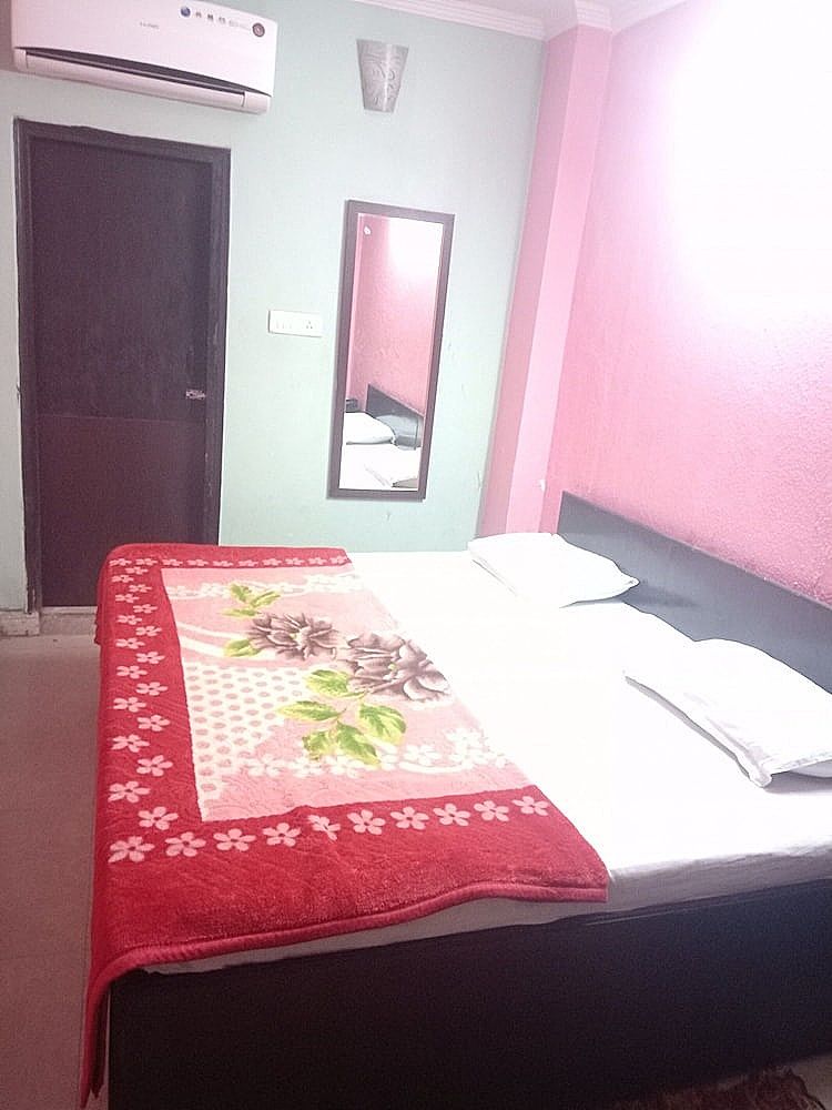Sri Sai Inn Comfort Room-Non AC 2