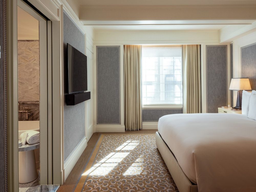 Deluxe Suite (Junior)